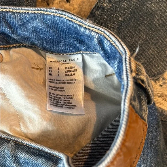 🛍️American Eagle Distressed Blue Jeans - Picture 7 of 9